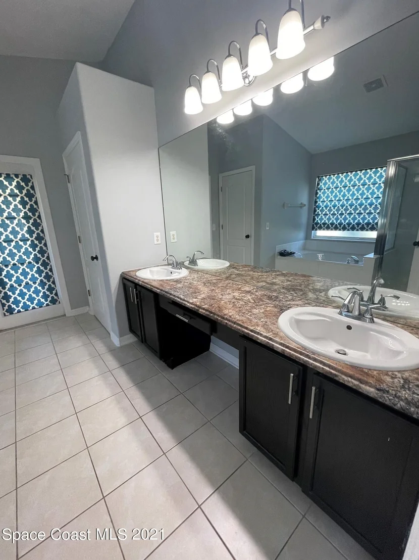 Photo of 4890 Worthington Circle