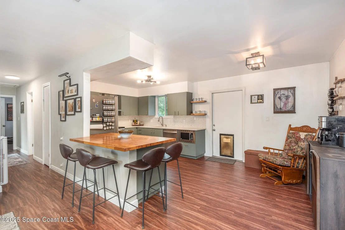 Photo of 7310 Darien Road