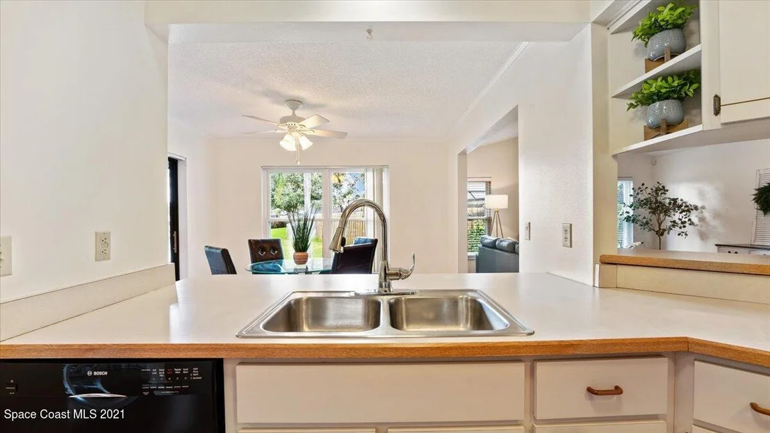 Photo of 4840 Riverside Road