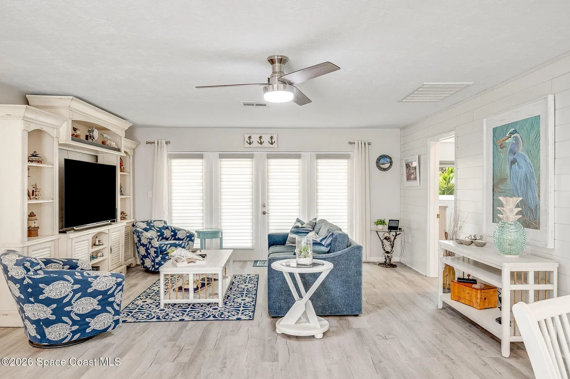 Photo of 452 Cardinal Drive