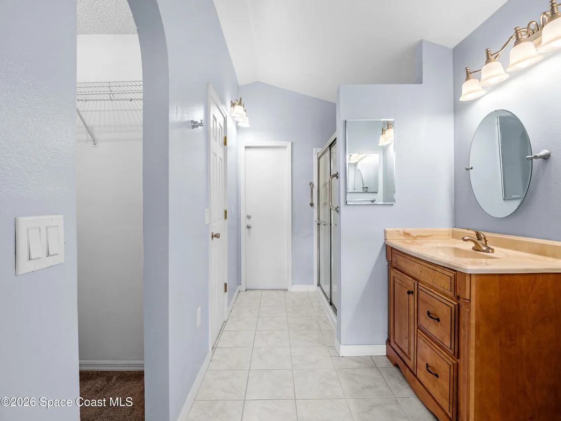 Photo of 1034 Webster Road SE