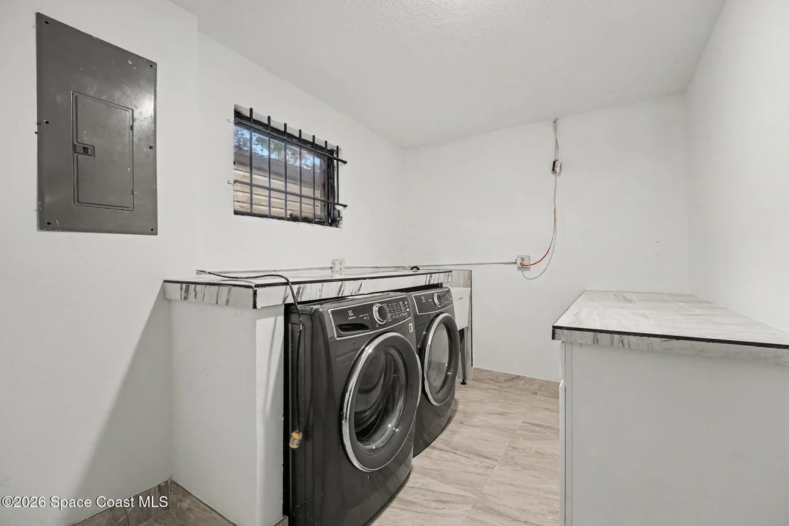 Photo of 508 S Ixora Drive S