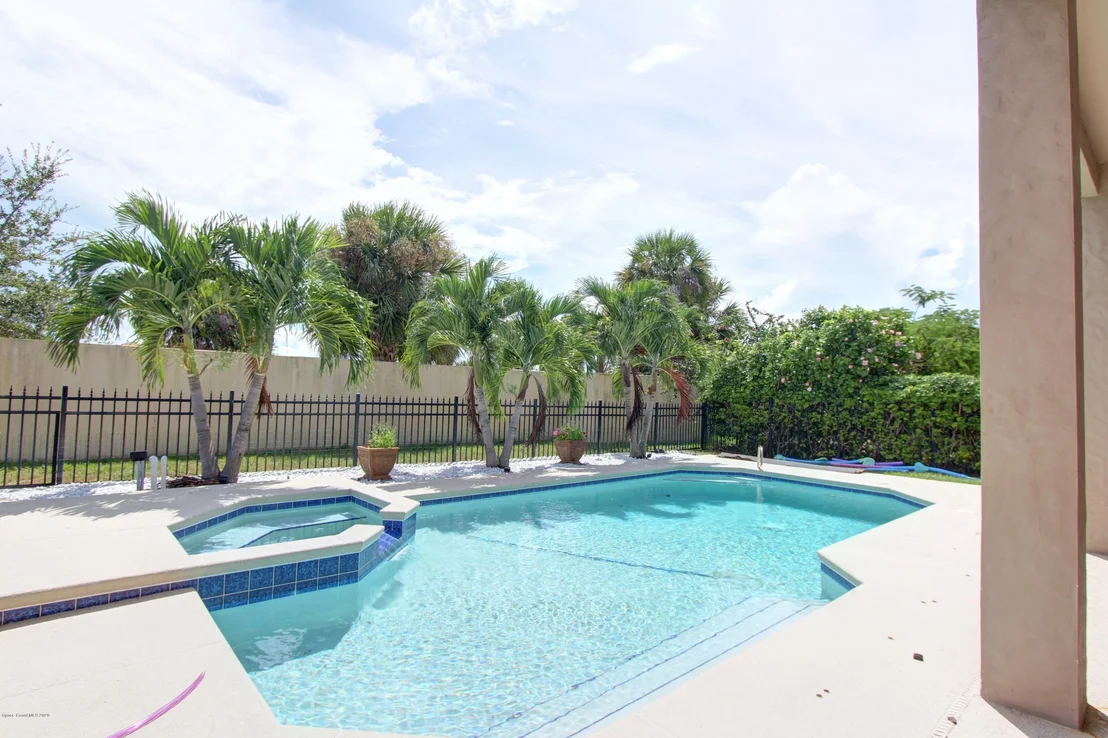 Photo of 409 Montecito Drive