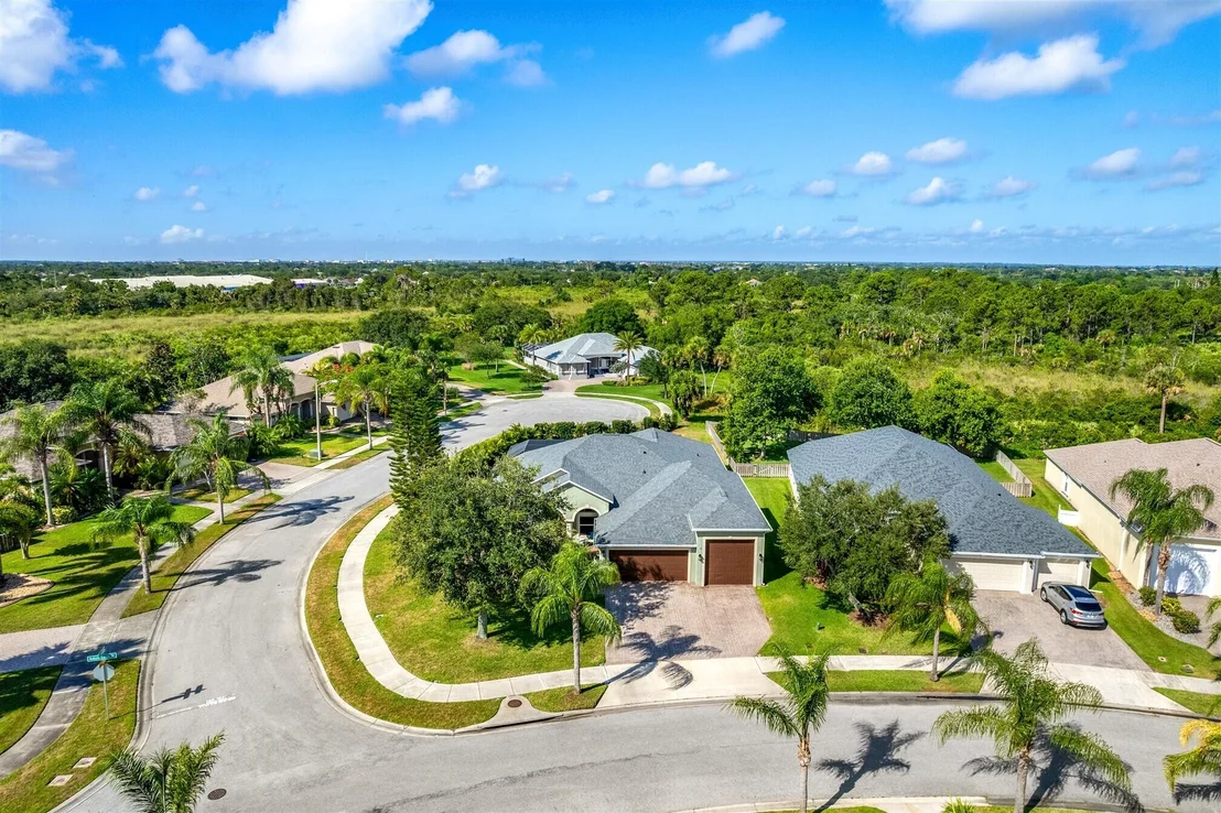 Photo of 1697 E Auburn Lakes Drive N