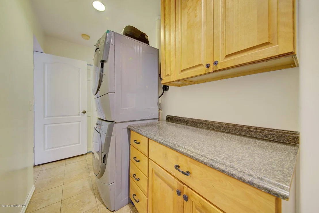 Photo of 1043 Green Road