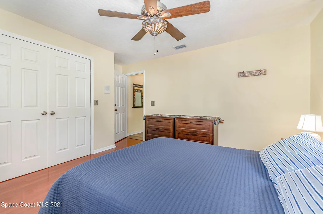 Photo of 2555 Macdonald Lane