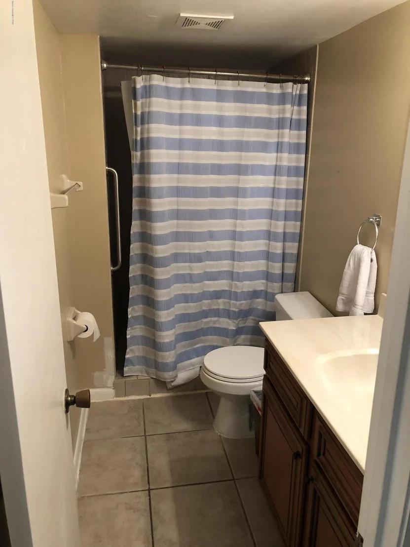 Photo of Unit 202 at 3213 Murrell Road