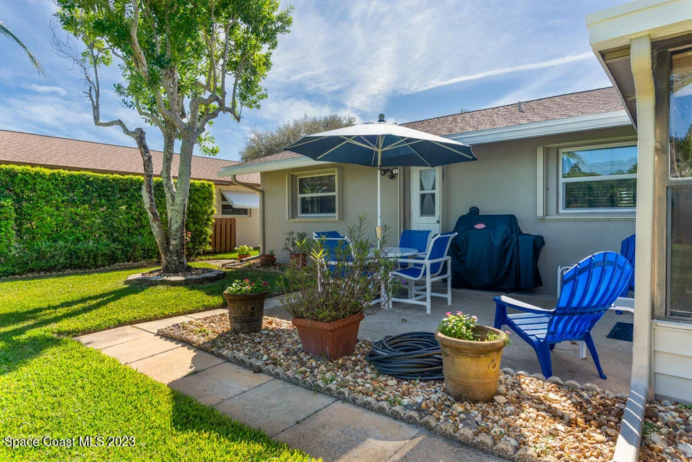 Photo of 2115 S River Road