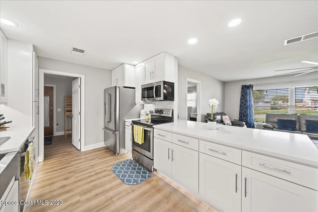 Photo of 1707 Ixora Drive W
