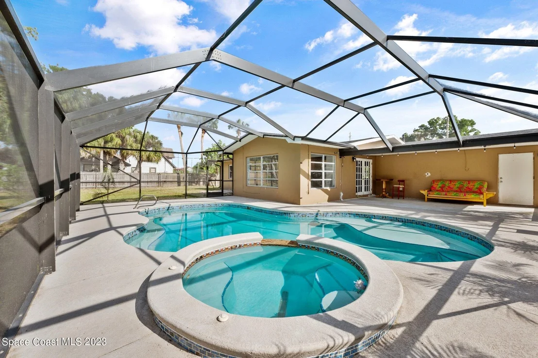 Photo of 3030 Hield Road