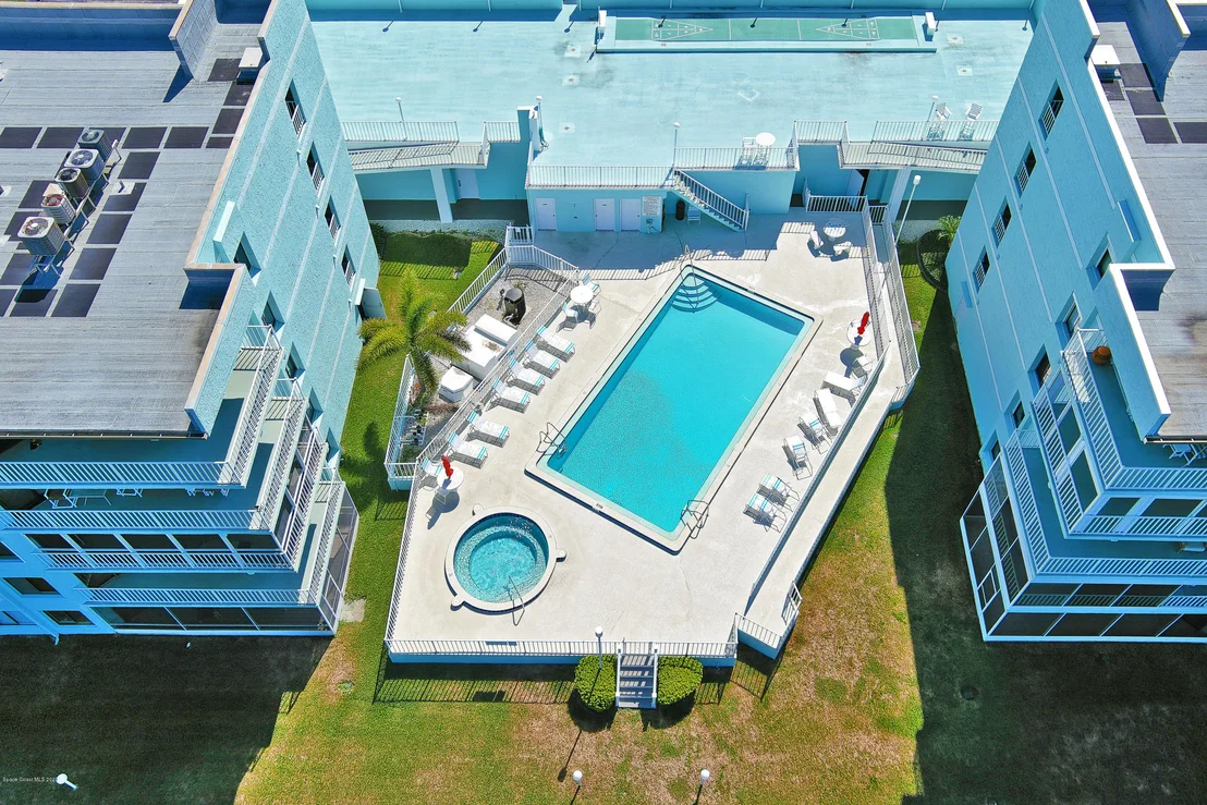 Photo of Unit 1302 at 1700 Commodore Boulevard