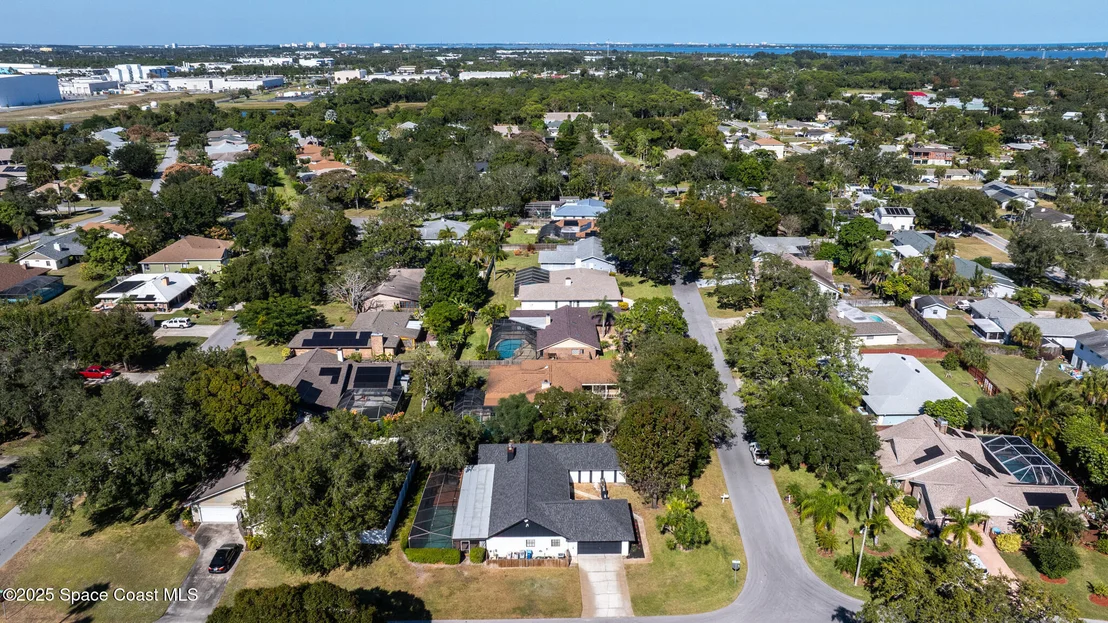 Photo of 1007 Pineapple Avenue NE