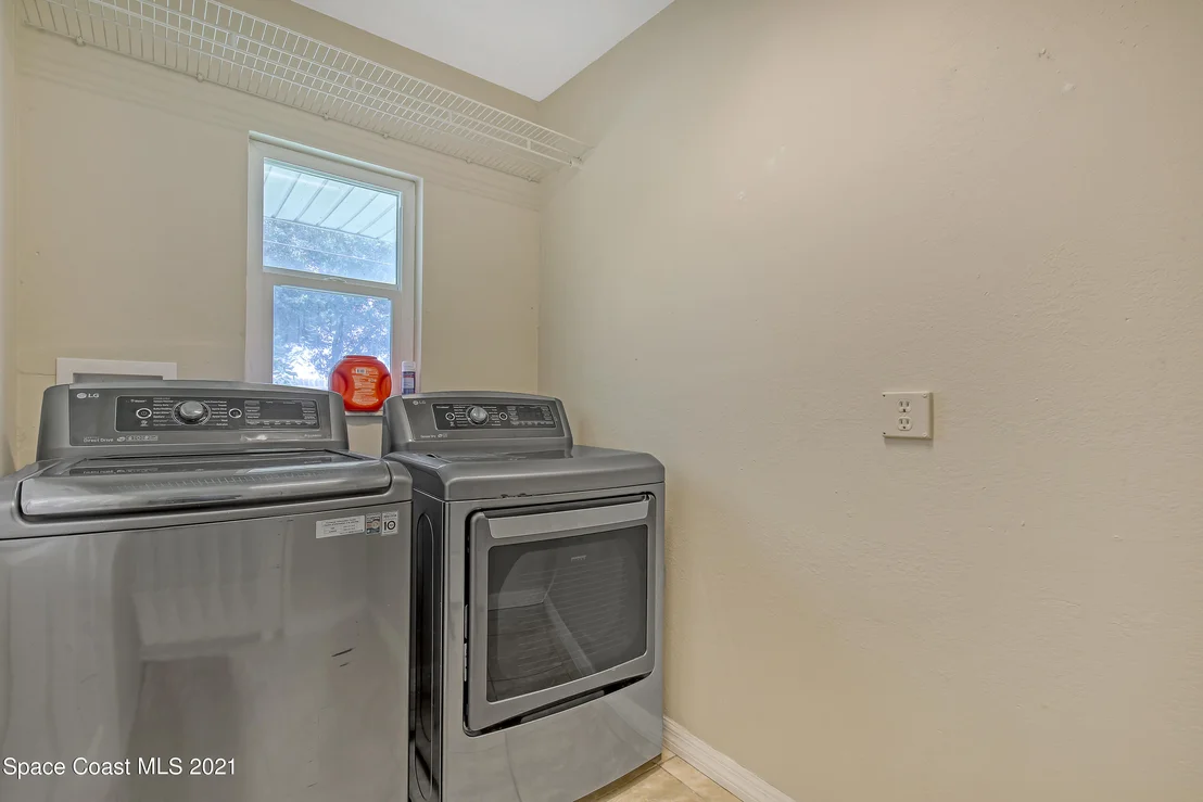 Photo of 940 Eyerly Street