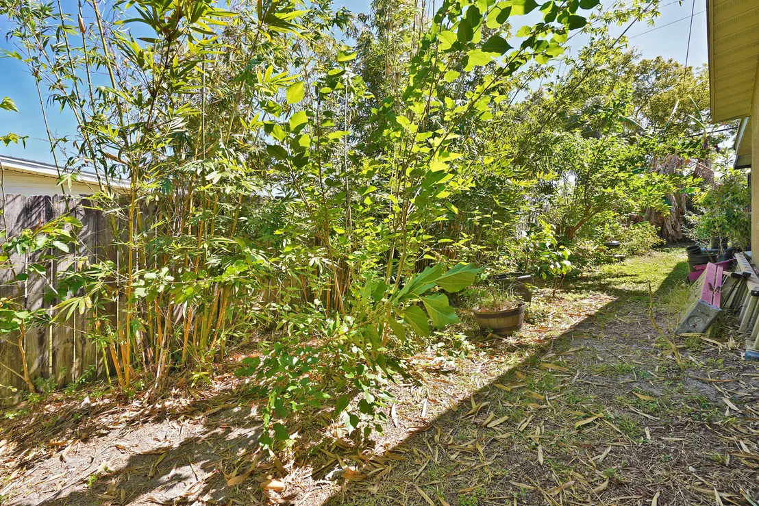 Photo of 1081 Madrid Road