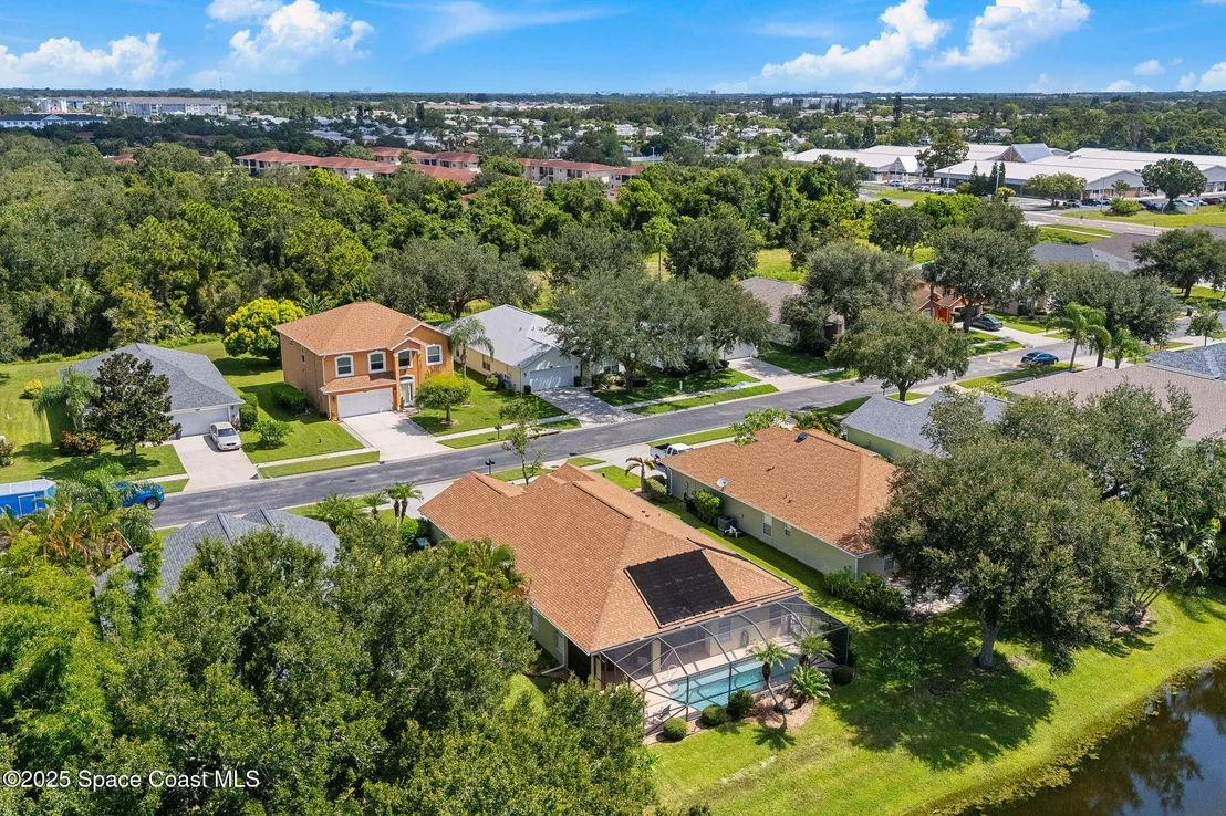 Photo of 833 Tavernier Circle NE
