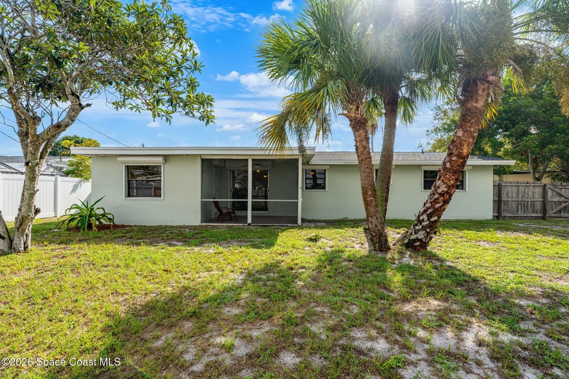 Photo of 696 Van Buren Street