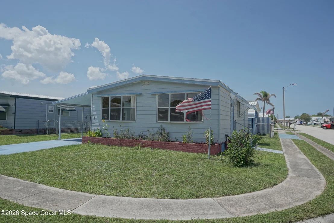 Photo of 2339 Royal Palm Drive NE