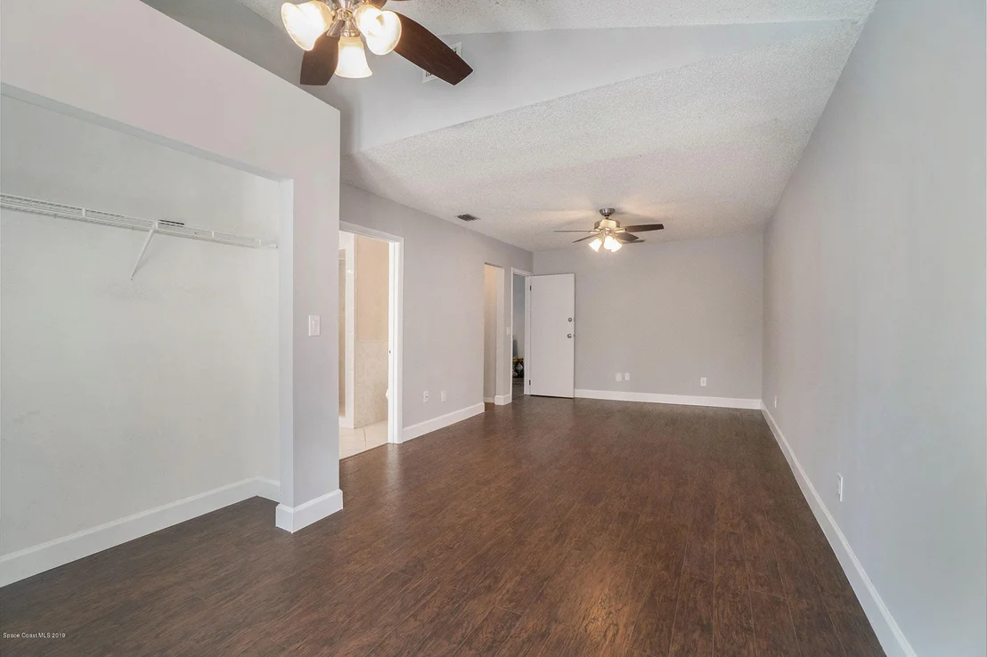 Photo of 409 Surrey Run