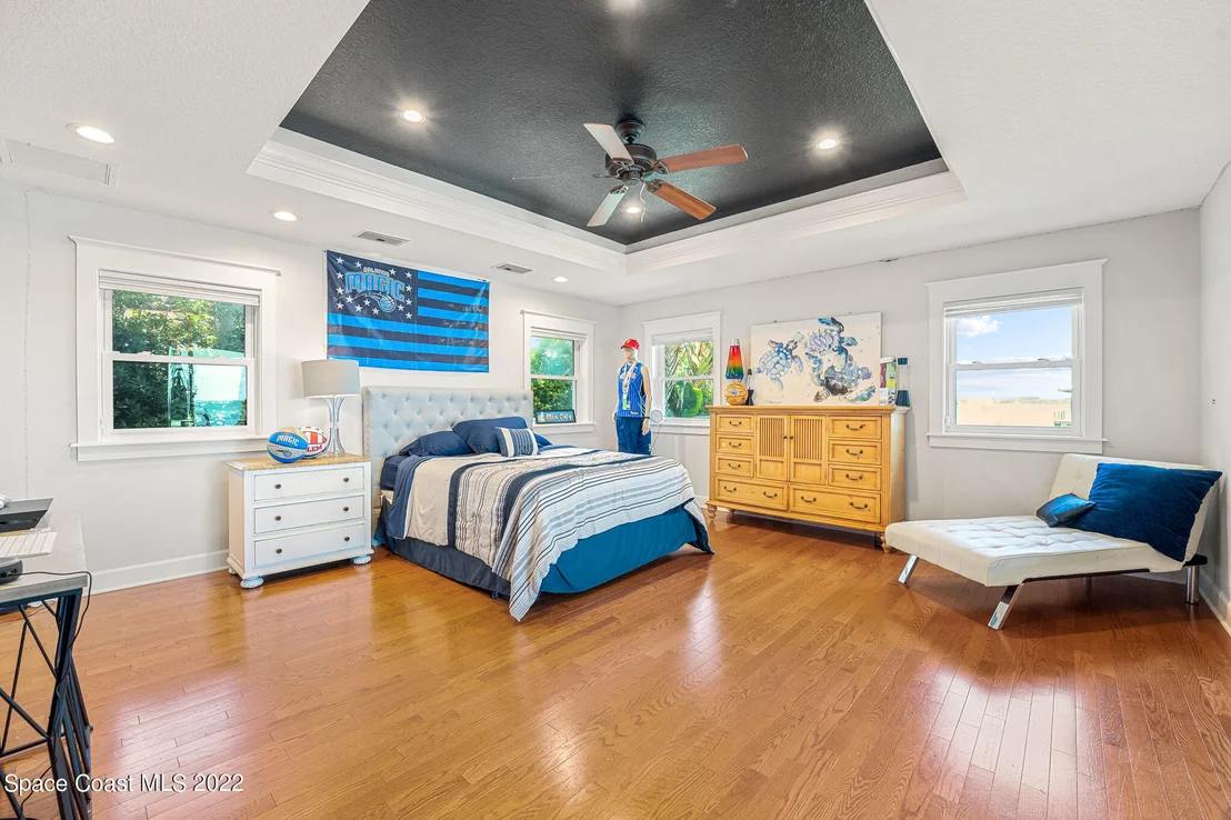 Photo of 437 River View Lane