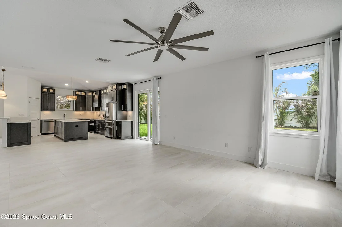 Photo of 2093 Greenway Drive