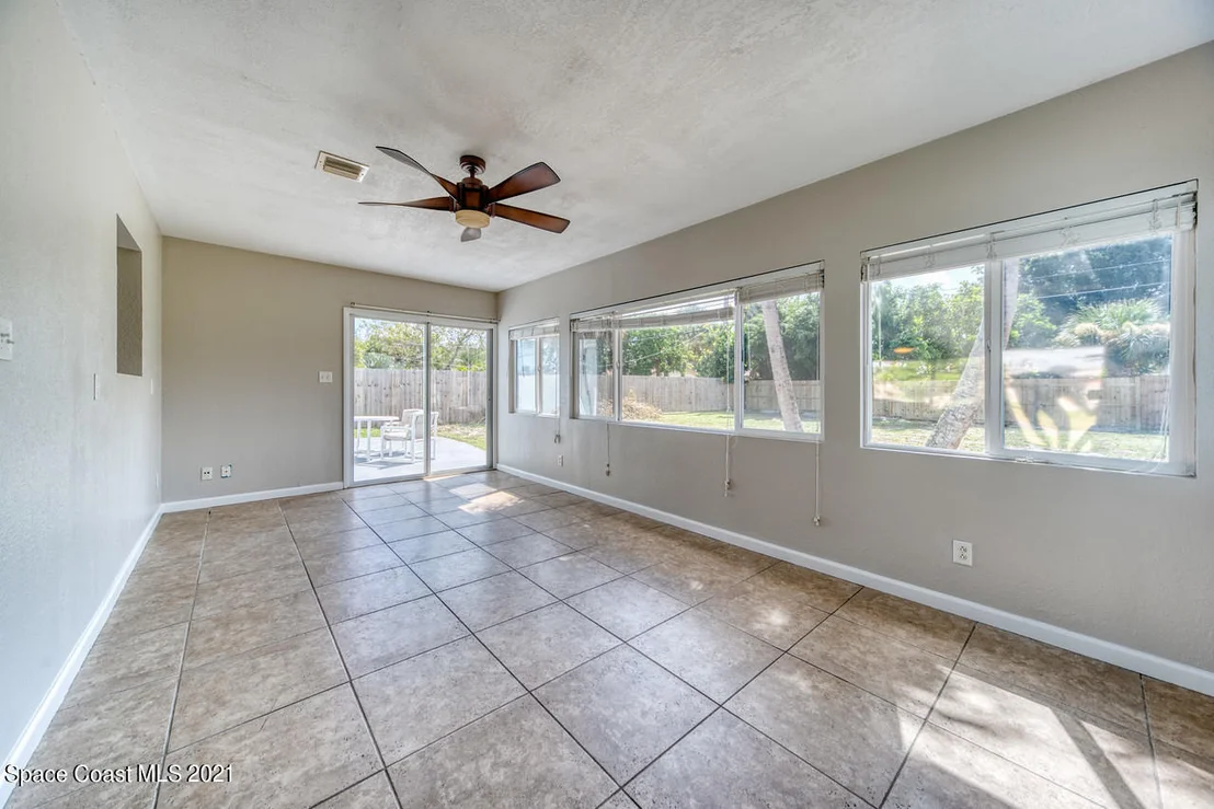 Photo of 1215 Pinetree Drive