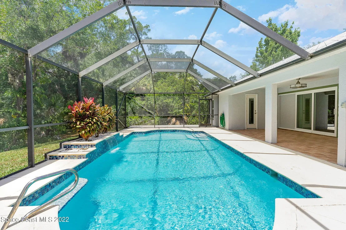 Photo of 6573 Sheridan Road