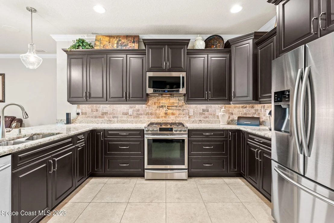 Photo of 2037 Windbrook Drive SE