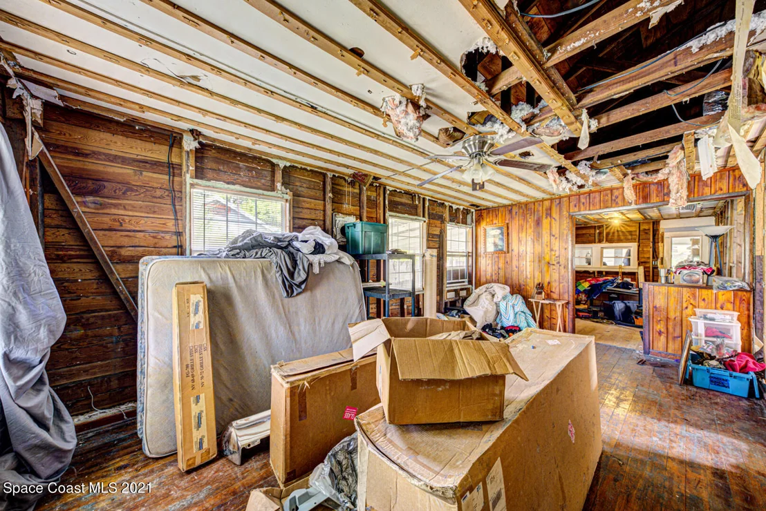 Photo of 2337 Broadway Avenue