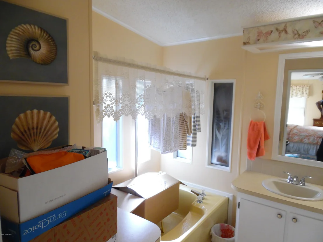 Photo of 5635 Algonquin Place