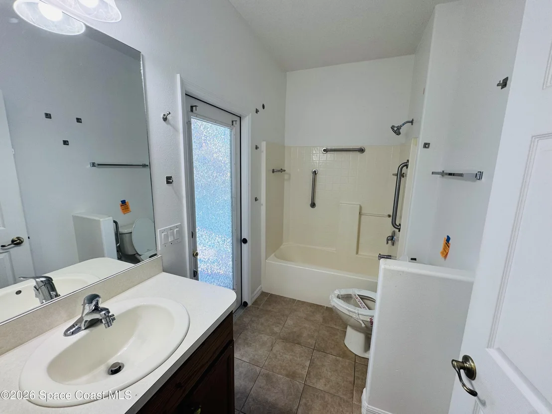 Photo of 1110 Morgan Circle NE