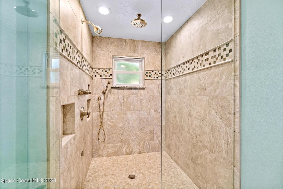 Photo of 535 Rockledge Drive