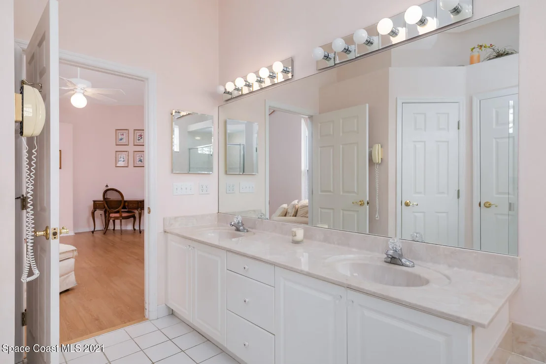 Photo of 849 Villa Drive