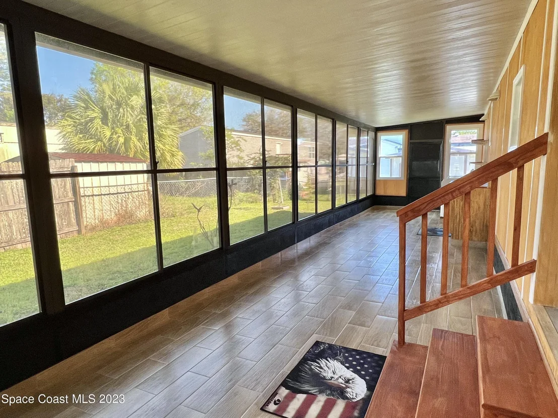 Photo of 4755 Sharpes Lake Avenue