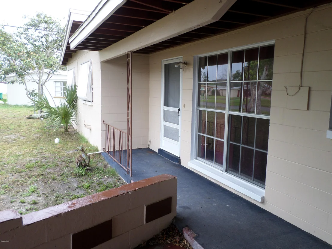 Photo of 305 Edinburgh Drive