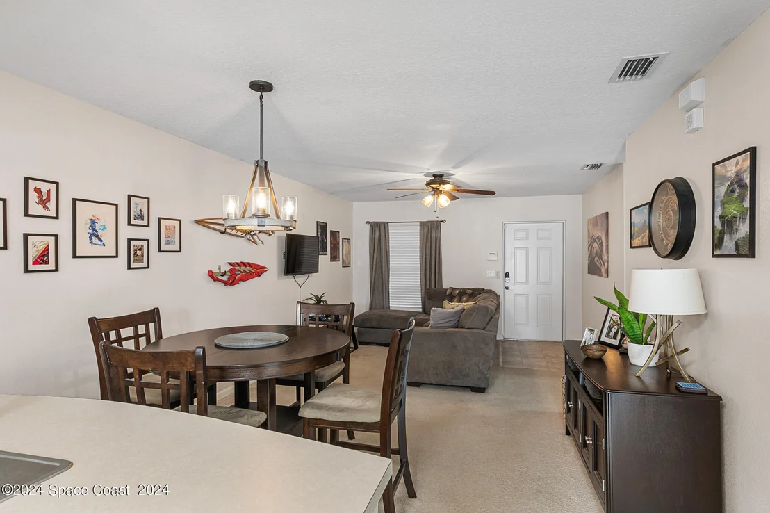 Photo of Unit 103 at 890 Luminary