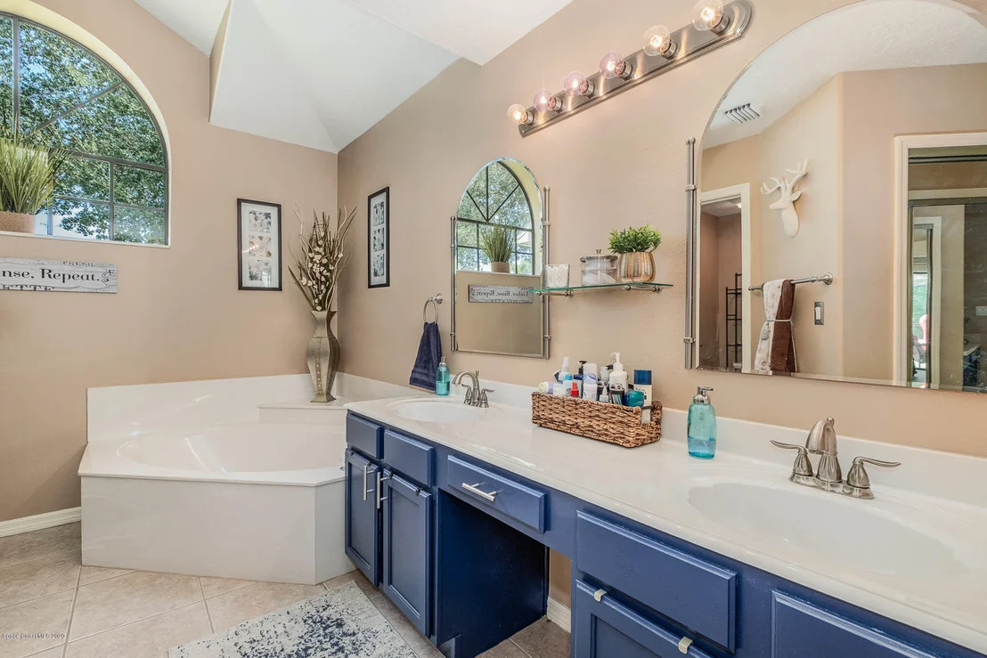 Photo of 5058 Alamanda Drive