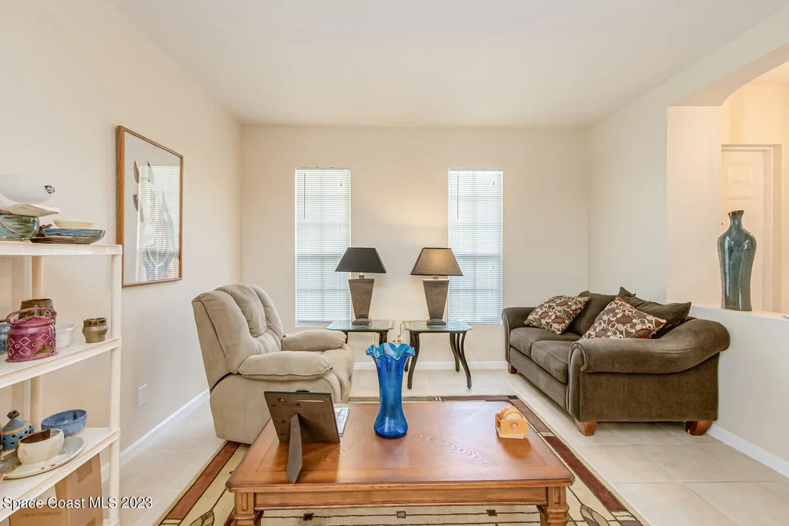 Photo of 881 Benton Drive