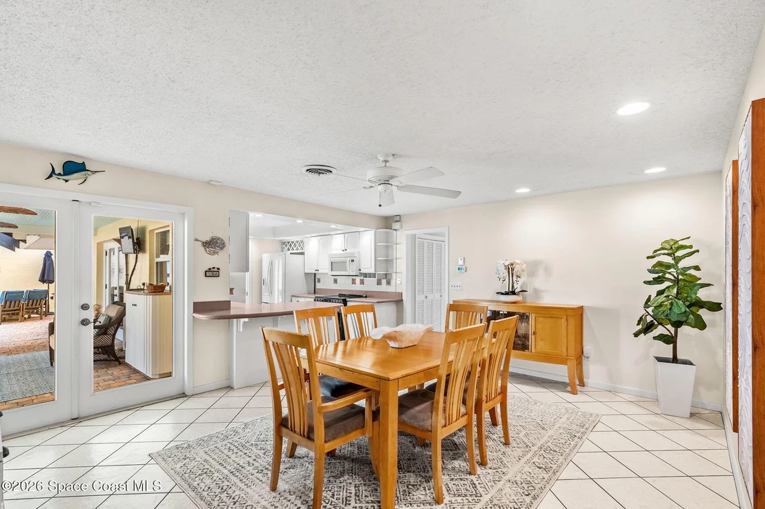 Photo of 704 Malibu Lane