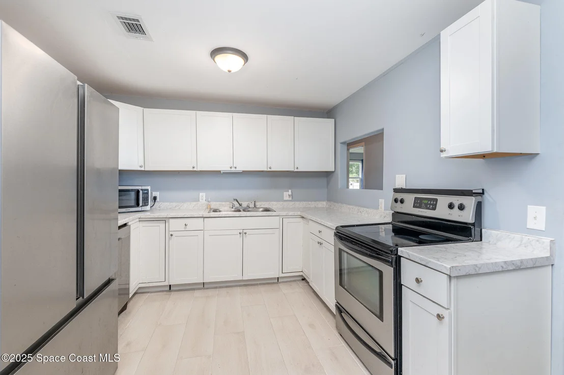 Photo of 190 Stephenson Drive NE