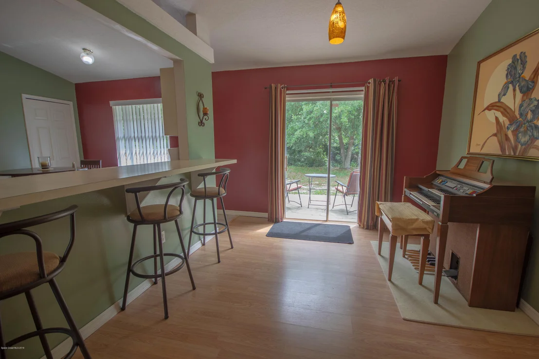 Photo of 6255 Ainsworth Road