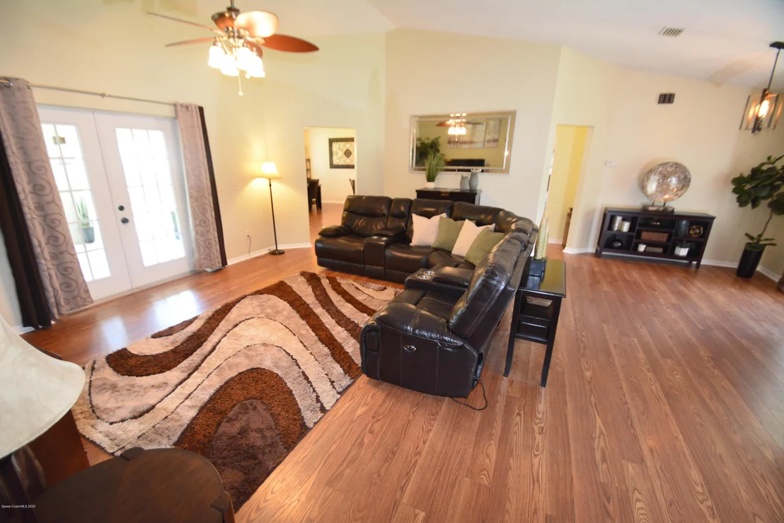 Photo of 6370 Manila Drive