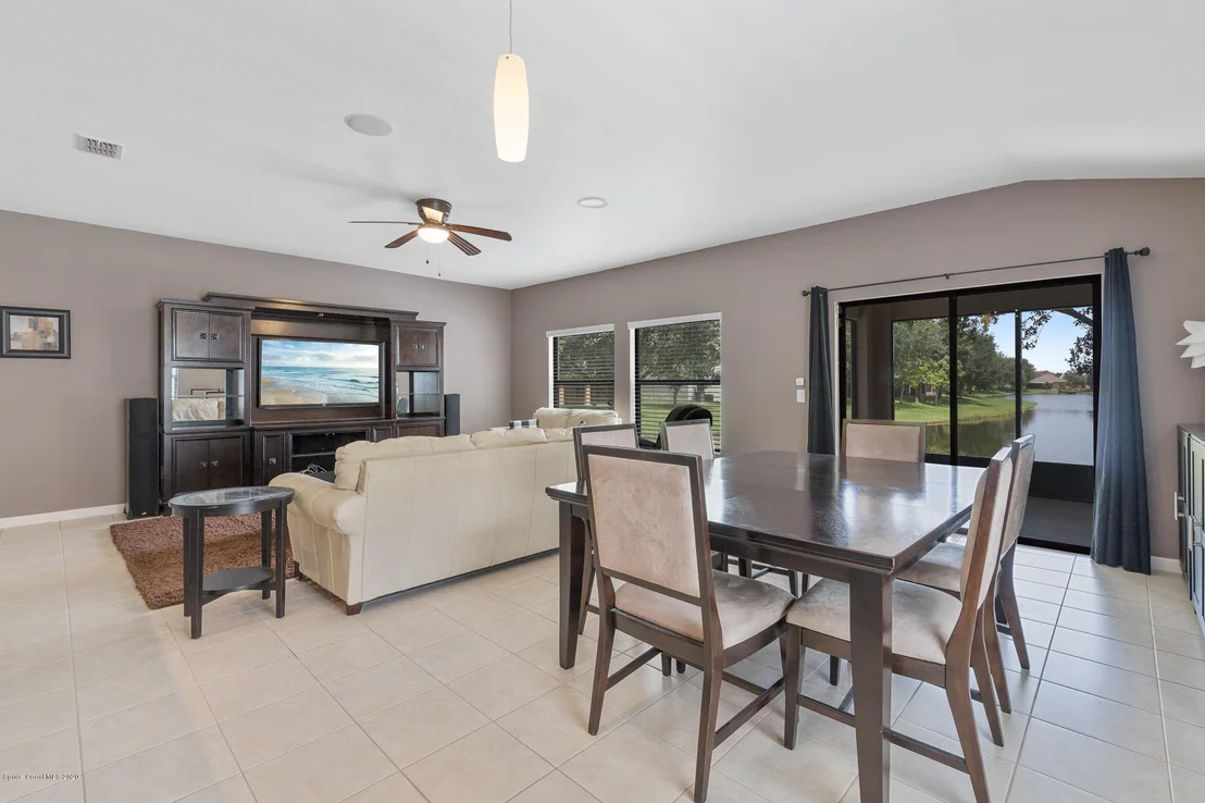 Photo of 335 Dryden Circle