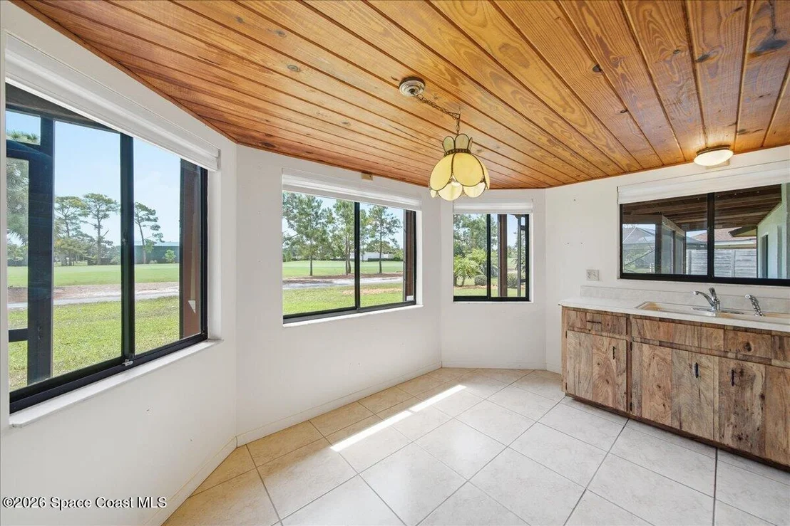 Photo of 653 Doral Lane