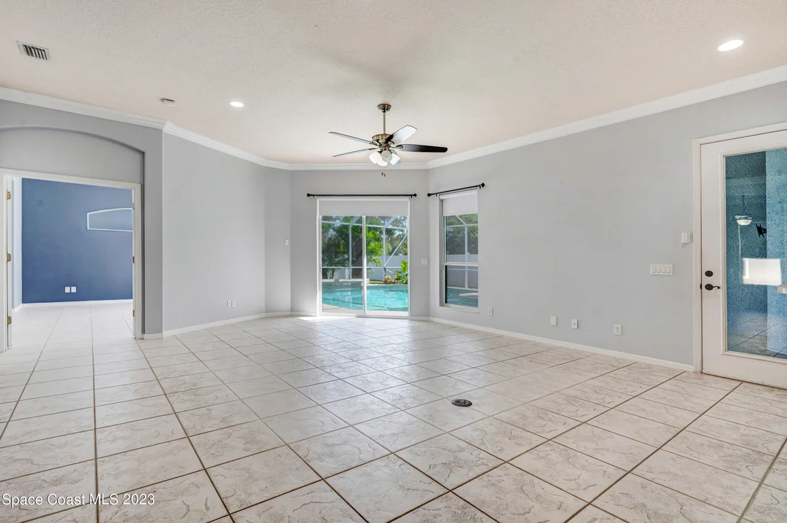 Photo of 1421 Whitman Drive