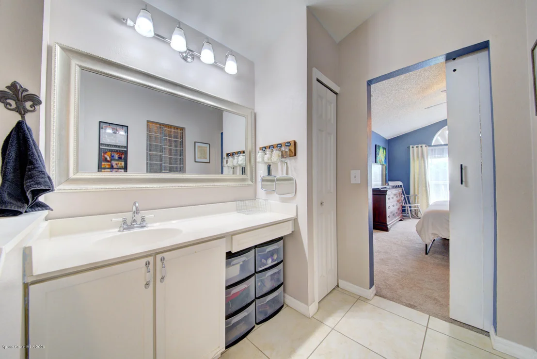 Photo of 2380 High Ridge Road