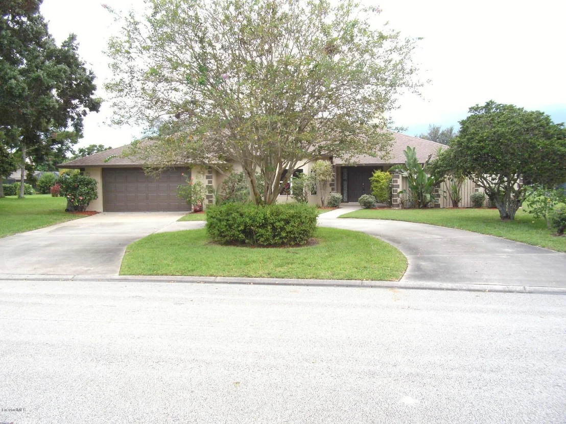 Photo of 544 Deerfield Drive