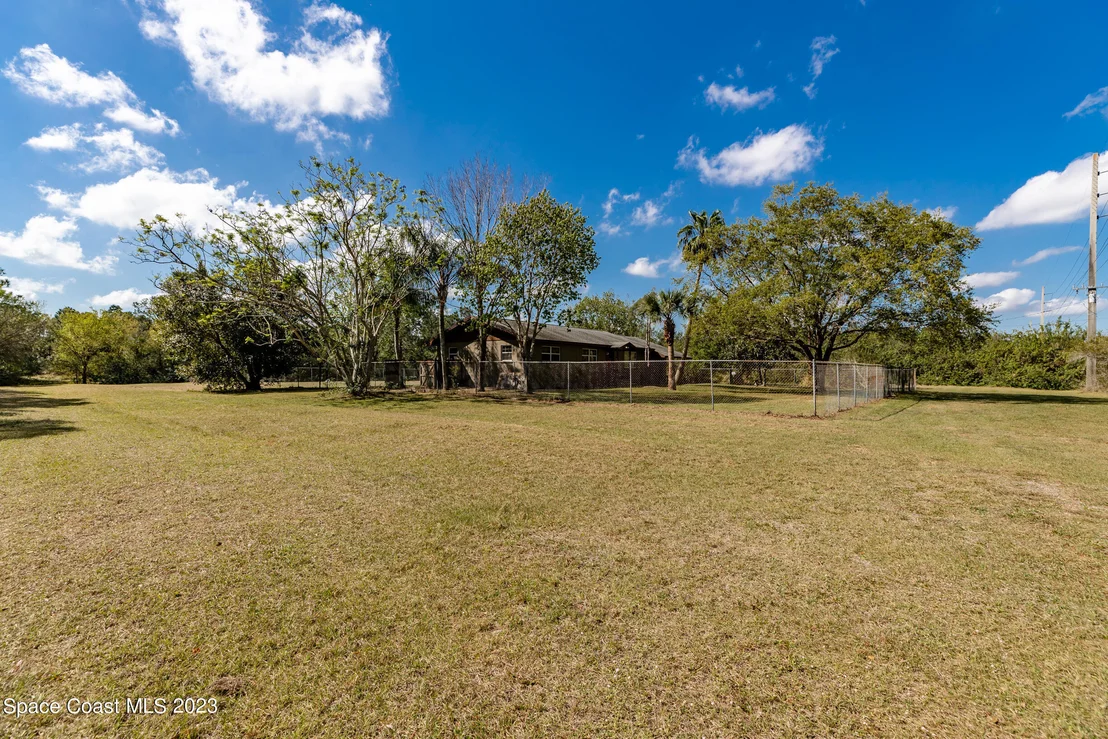 Photo of 385 Hall Road