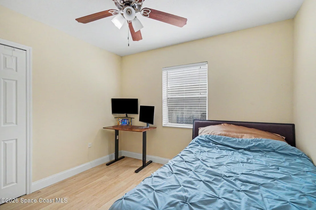 Photo of 2556 1st Avenue NE