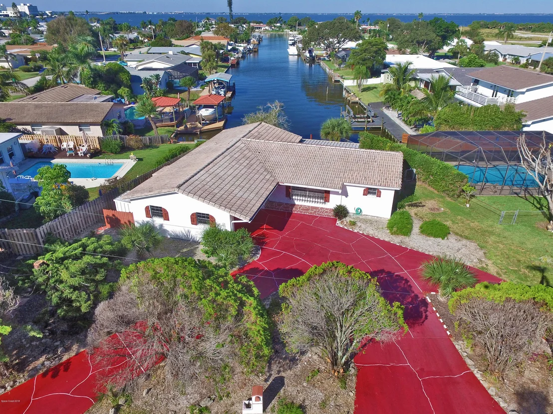 Photo of 4891 Fairview Drive
