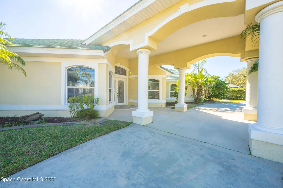 Photo of 981 Stratford Place